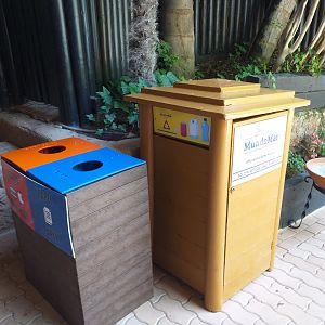 Trash cans -MundoMar Benidorm (2021)