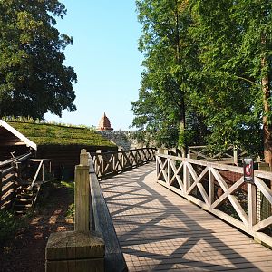 Walkway in The Land of the Cold, with views of wapiti paddock and Raccoon/Striped skunk exhibit, 2021-09-02