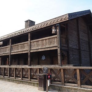 Resort building near the Polar bear exhibit, 2021-09-02