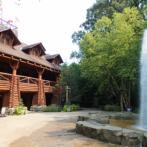 Sep. 2021 - Teton Trek - Old Faithful Inn + 'Old Faithful Geyser'