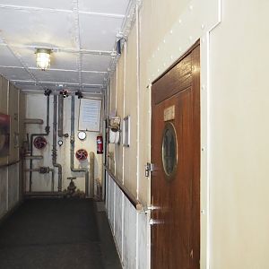 Corridor in the Mersus Emergo, next the giraffe stables, 2021-09-03