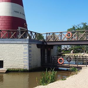 Animal and keeper access to the Harbor seal holding areas underneath the lighthouse, 2021-09-03