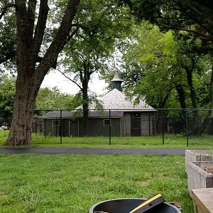 MD Zoo, Main Valley - Back of crane building