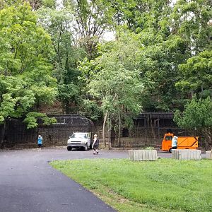 MD Zoo, Main Valley - Row of old exhibits