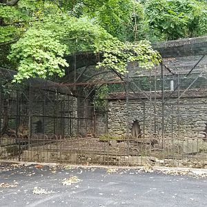 MD Zoo, Main Valley - Old cages