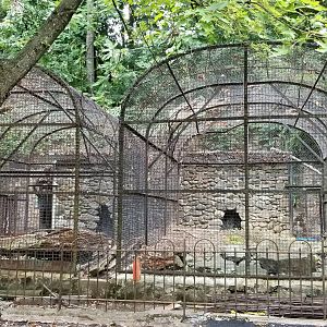 MD Zoo, Main Valley - Old cages
