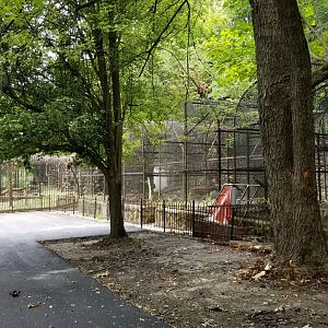 MD Zoo, Main Valley - Old cages