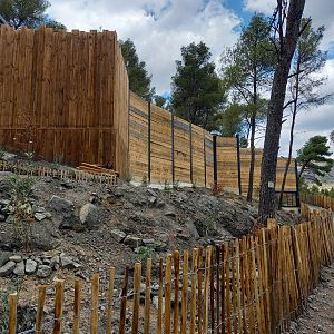 Ecozonia - European brown bears and eurasian wolves enclosure