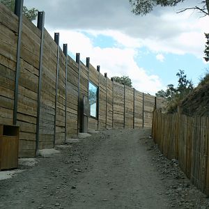Ecozonia - European brown bears and eurasian wolves enclosure