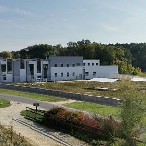 Giraffe /Rhino house