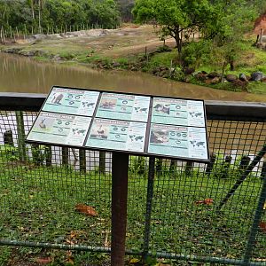 Signage of the mixed paddock - Zooparque Itatiba