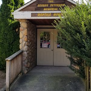 Popcorn Park - Closed reptile building