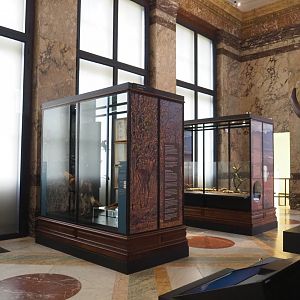 Display cases in the Landscapes and Biodiversity Hall, 2021-10-20
