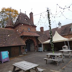 Oakfield house courtyard