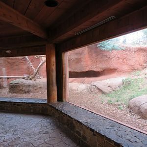 Rotational Small Cat Exhibit