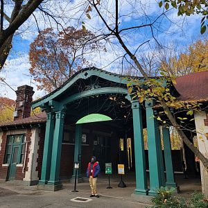 Bronx - Mouse House - Entrance