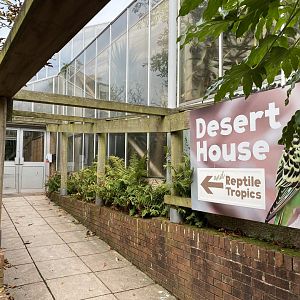 Entrance to Reptile Tropics 201121