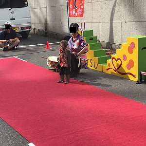 Monkey streetperformer