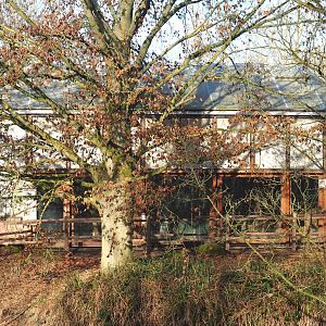 Oceania area renovation - Koala/Pademelon house with removed viewing area awning, 2022-01-30