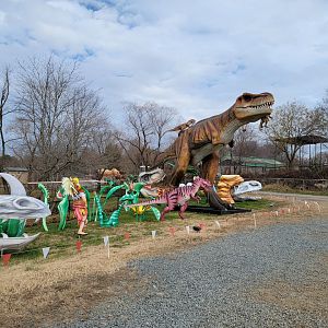 Roer's Zoofari - LuminoCity Festival dinosaurs