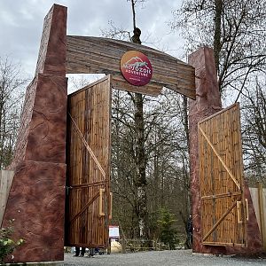 Mesozoic Adventure - Entrance