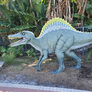 Cox Science Center & Aquarium (2021) - Outdated Dinosaur Statues