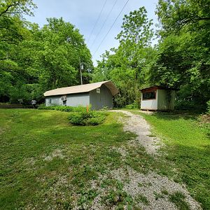 Kentucky Reptile Zoo - Giants building