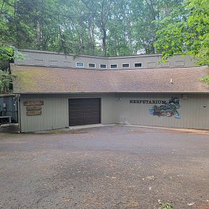 Bays Mountain - Herpetarium front