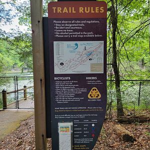 Bays Mountain - Trail signage example