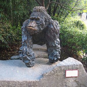 Statue of Eastern lowland gorilla Kaisi, 2022-05-26