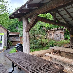 Creation Kingdom - Cockatoos, entrance/exit