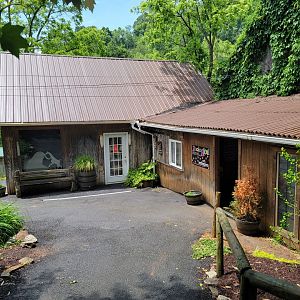 Creation Kingdom - Entrance/exit/gift shop, herp room on right