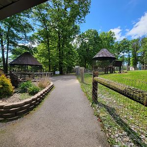 Hovatter's - View outside entrance building