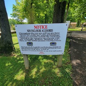 Hovatter's - Weird sign about water bowls