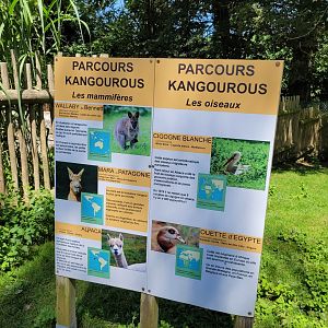 "Parcours kangorous" sign -Zoo d'Asson (2022)