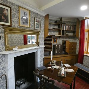 Mock-up of Darwin's study