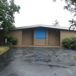 Former Penguinarium Exterior - July 2022