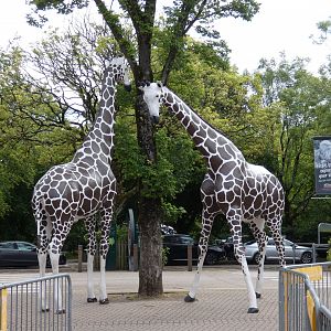 Giraffe statue at entrance