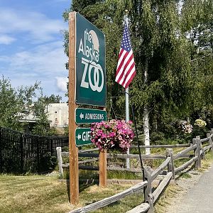 Zoo entrance sign