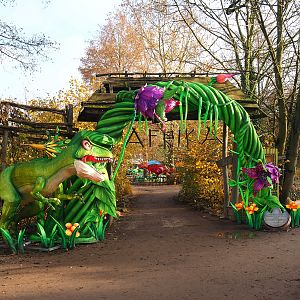 Example of temporary light sculptures for DinoLights winter event, 2021-11-23