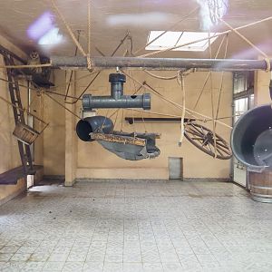 Indoor housing Barbary macaques, 2021-12-07