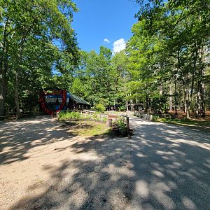 Maine Wildlife Park - Inside entrance