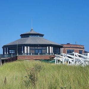Save The Bay Aquarium (2022) - Building view