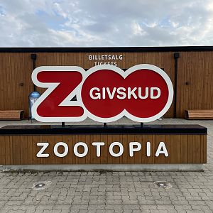 Entrance Sign