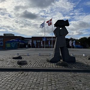 Aquarium Entrance - Statue