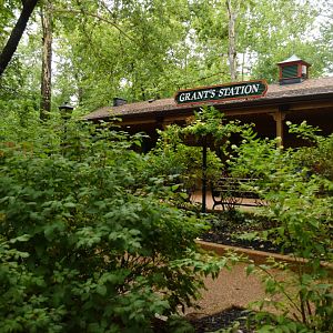 [July 2022] queue line to Grant's Station