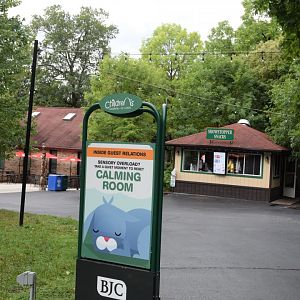 [July 2022] Tier Garten- Calming Room sign