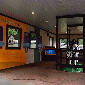 [July 2022] Tier Garten- Undeniably Dairy museum inside