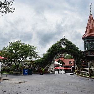 [July 2022] Tier Garten- Bauernhof Courtyard entrance