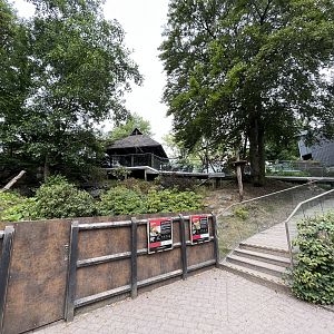 Red Panda/Chinese Muntjac Exhibit